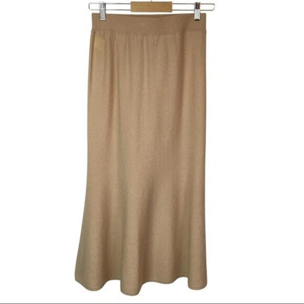 100% CASHMERE SKIRT TAGGED SIZE LARGE FITS SMALL TAN